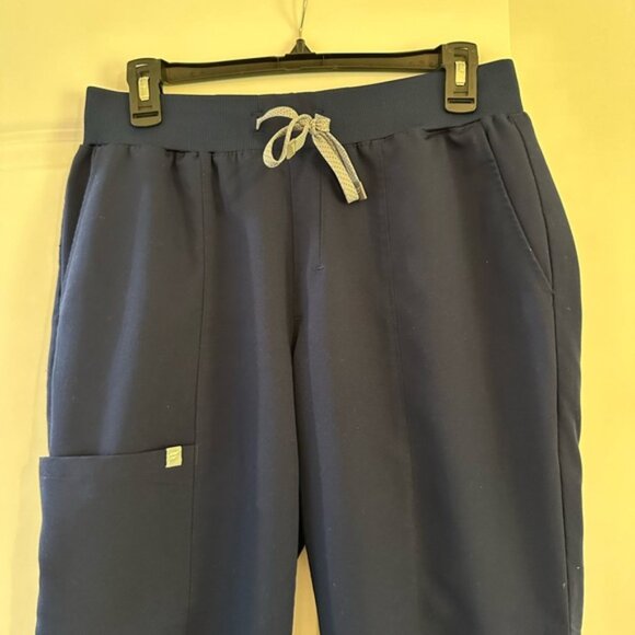 Fabletics Ion Scrub Pant - Picture 3 of 6